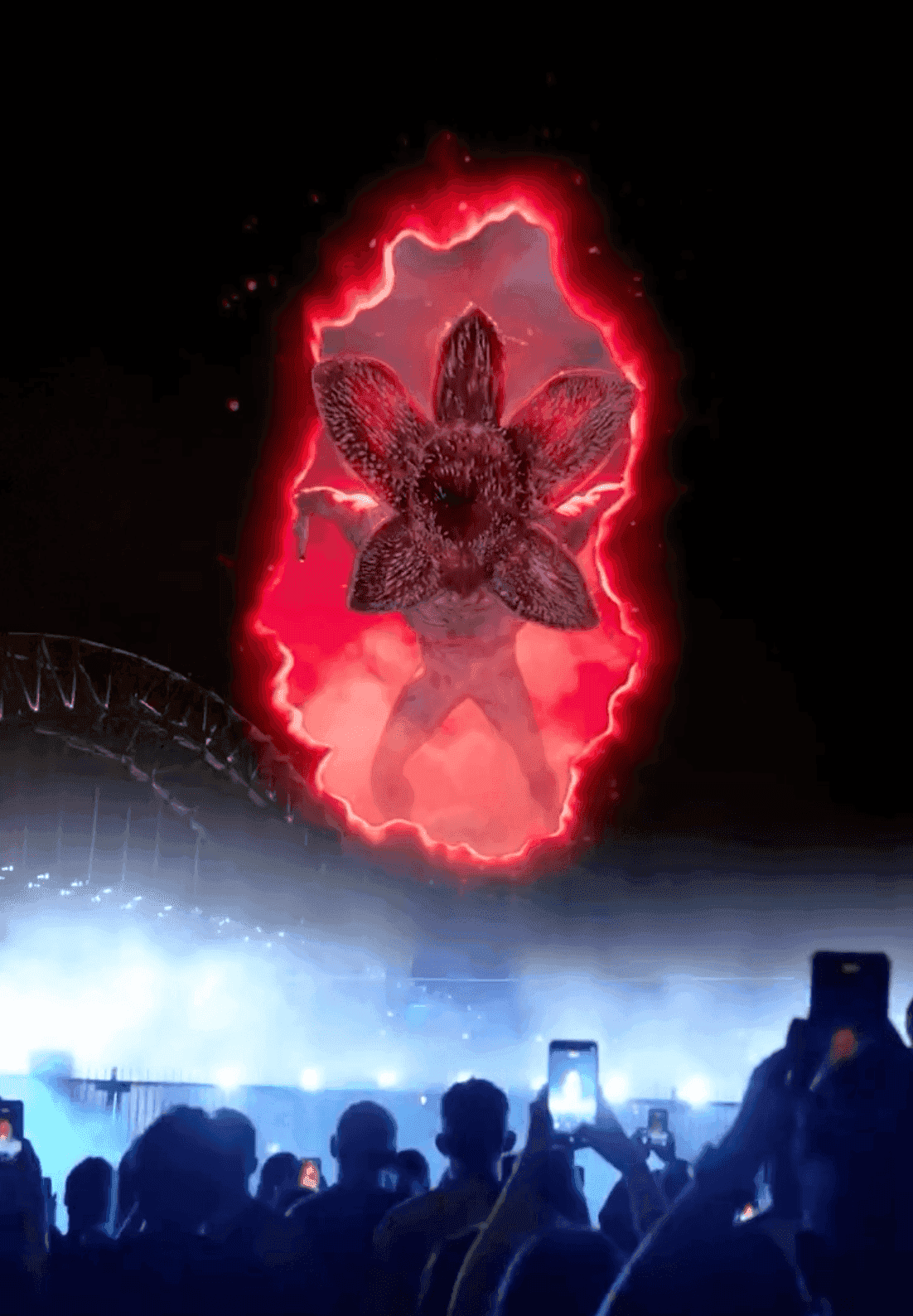 Beamer Projektion des Stranger Things Events in Sydney am Hafen.